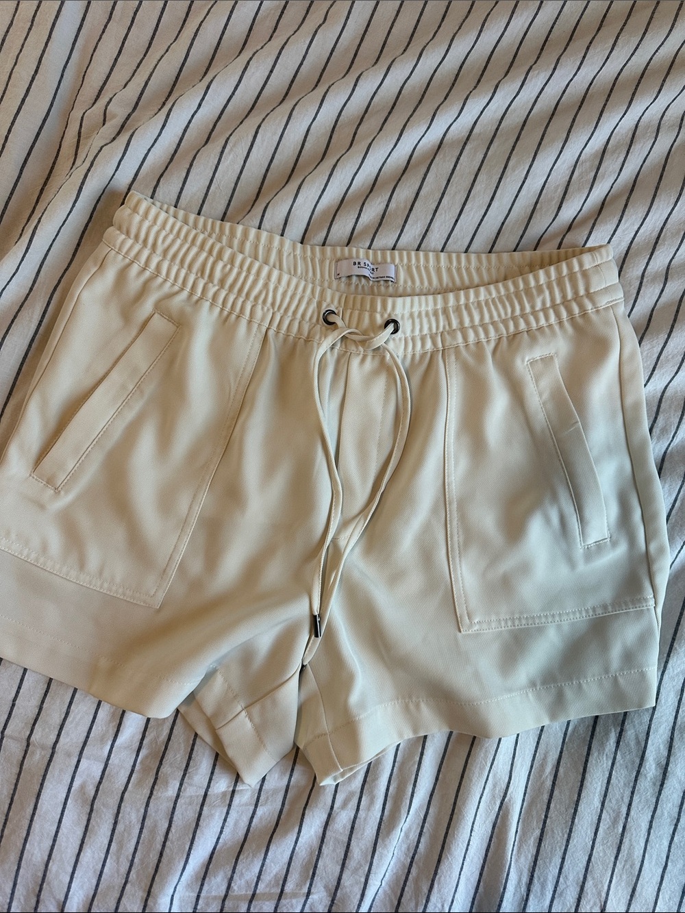 Banana Republic Cream Women’s Drawstring Shorts